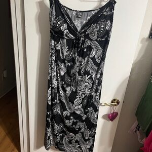❣️ 3X Black and White Paisley Strapless Maxi Dress